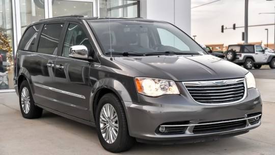 2015 Chrysler Town & Country Touring-L — Minivan — 89,546 mi — Crystal Lake, IL