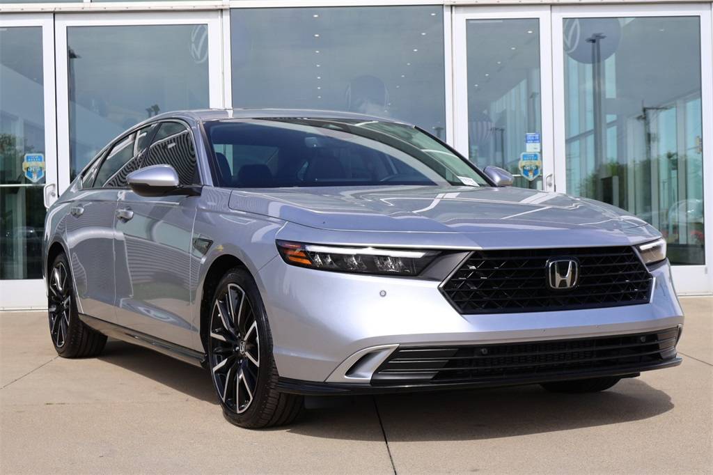 2024 Honda Accord Hybrid Touring — Sedan — 12,176 mi — Crystal Lake, IL