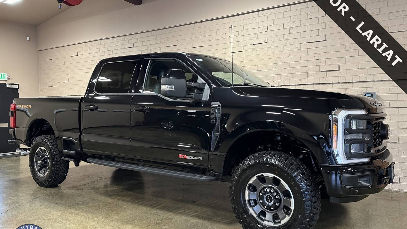 2023 Ford Super Duty F-350 LARIAT — Pickup Truck — 17,662 mi — Mount Vernon, WA