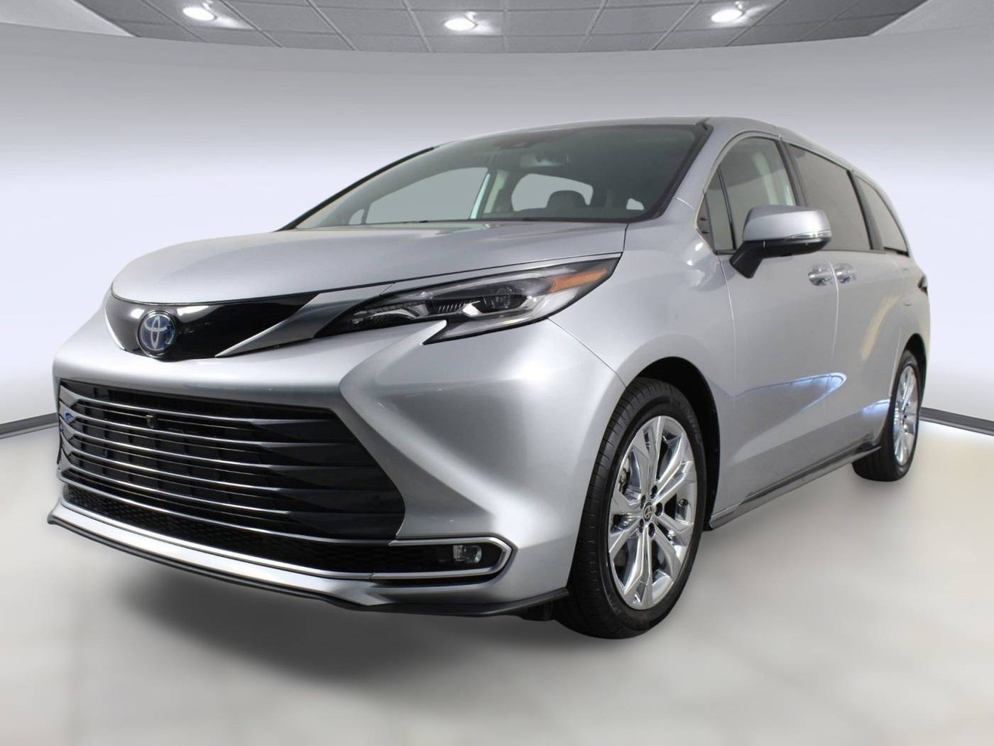 2022 Toyota Sienna Platinum — Minivan — 26,427 mi — Greenville, SC