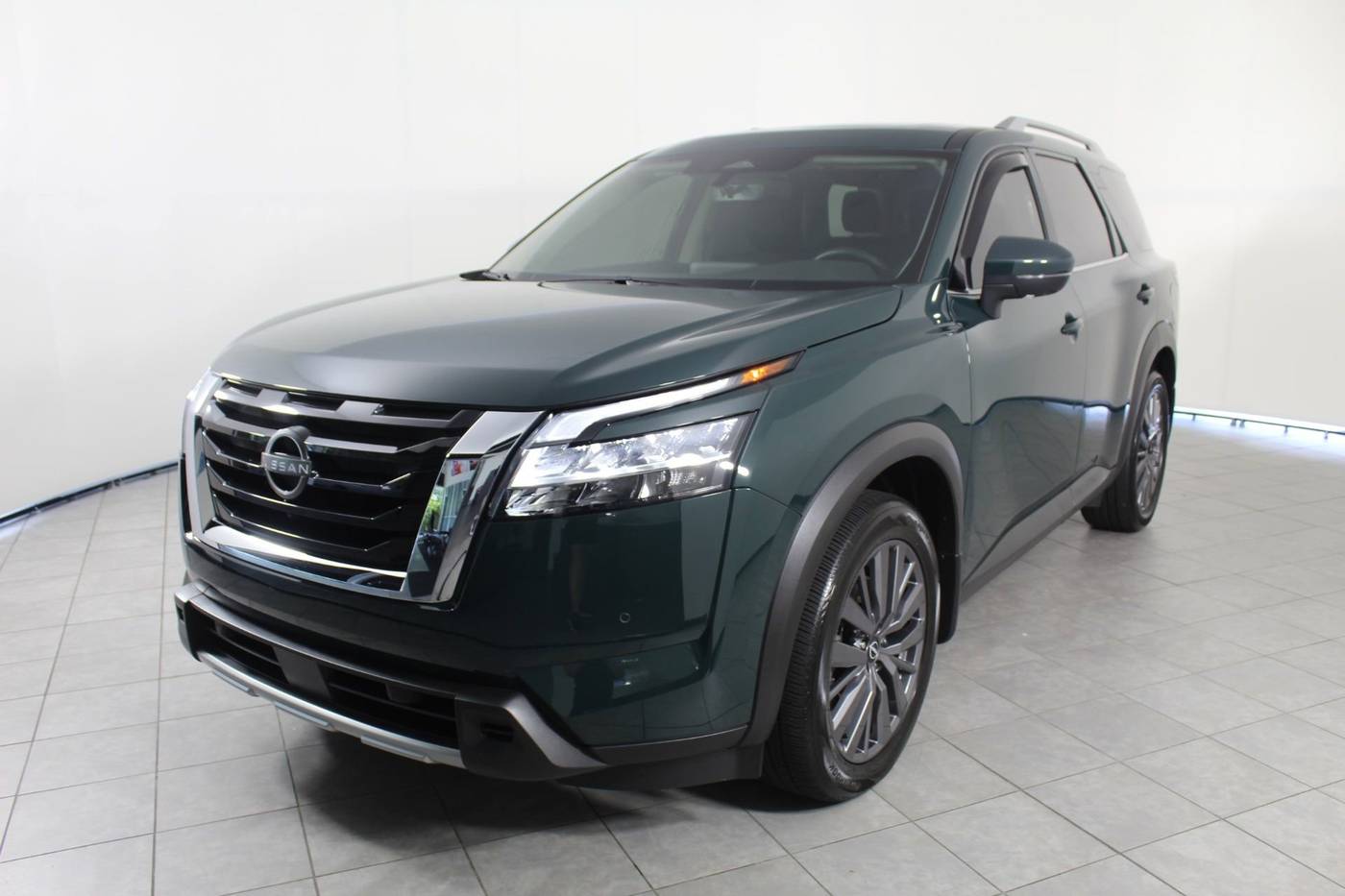 2023 Nissan Pathfinder SL — SUV — 9,815 mi — Greenville, SC