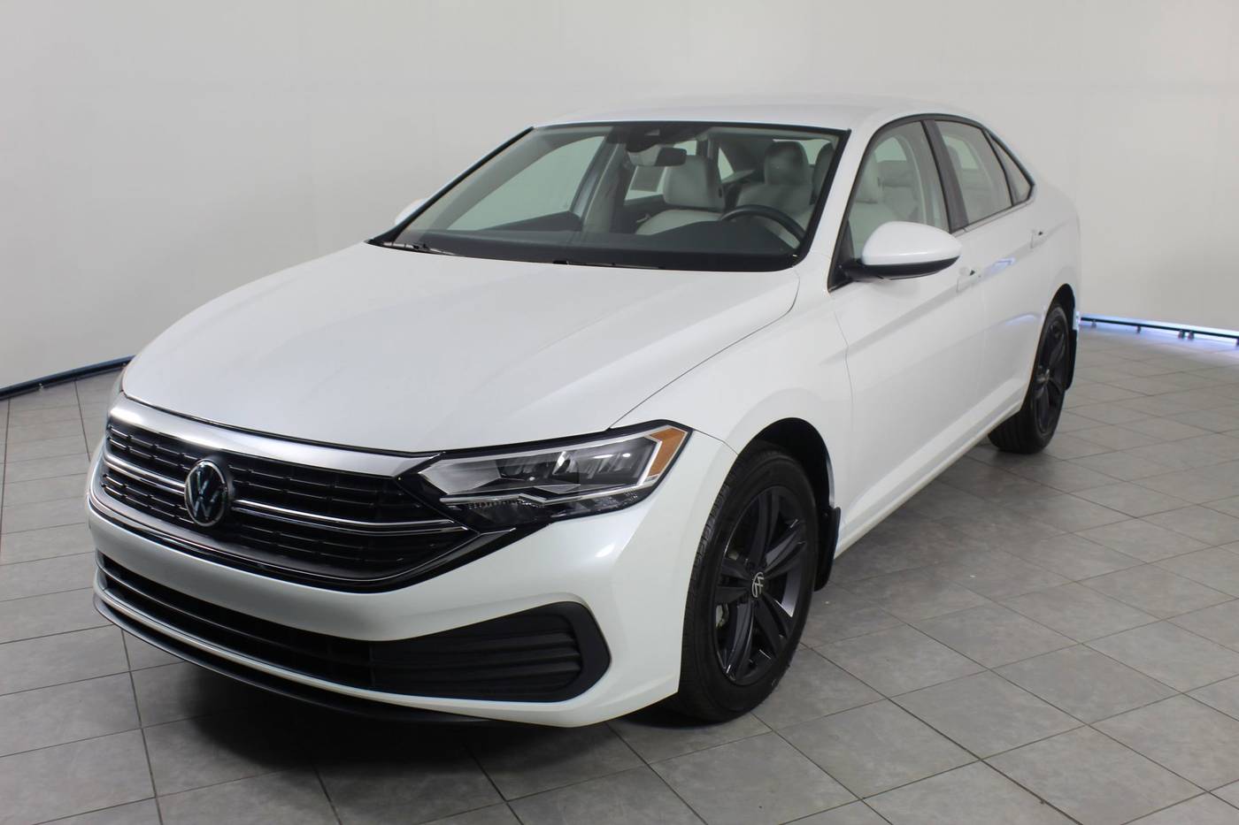 2024 Volkswagen Jetta SE — Sedan — 6,613 mi — Greenville, SC