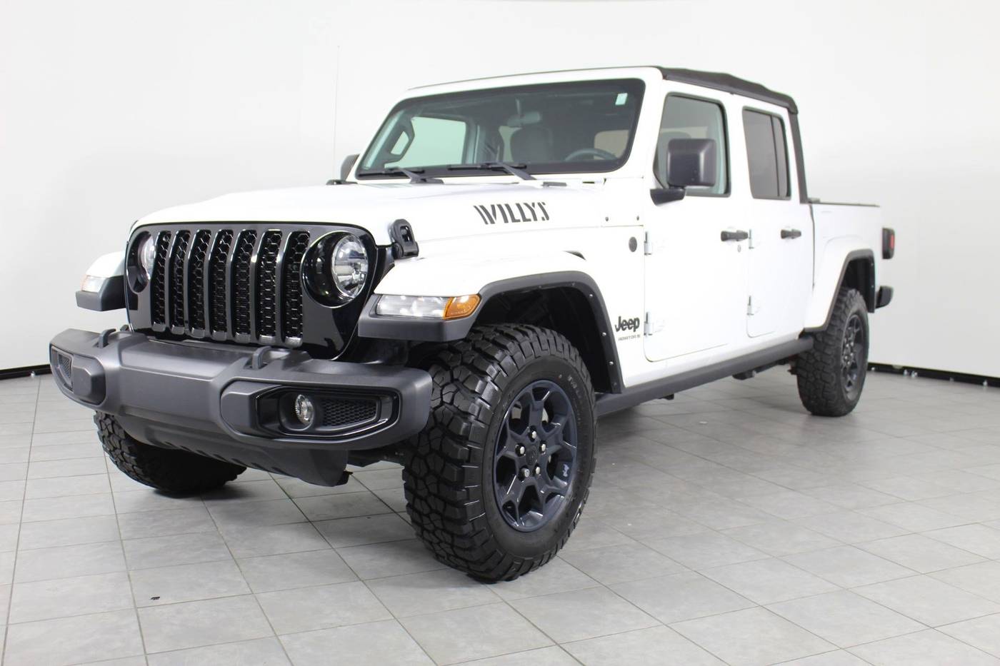 2023 Jeep Gladiator Willys — Pickup Truck — 17,450 mi — Greenville, SC