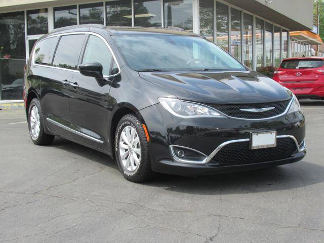 2017 Chrysler Pacifica Touring L — Minivan — 60,357 mi — Fairfax, VA