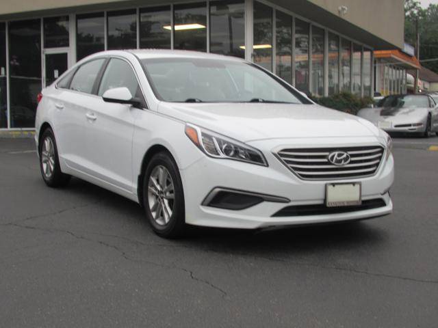 2017 Hyundai Sonata SE — Sedan — 69,399 mi — Fairfax, VA