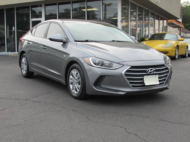 2017 Hyundai Elantra SE — Sedan — 61,800 mi — Fairfax, VA