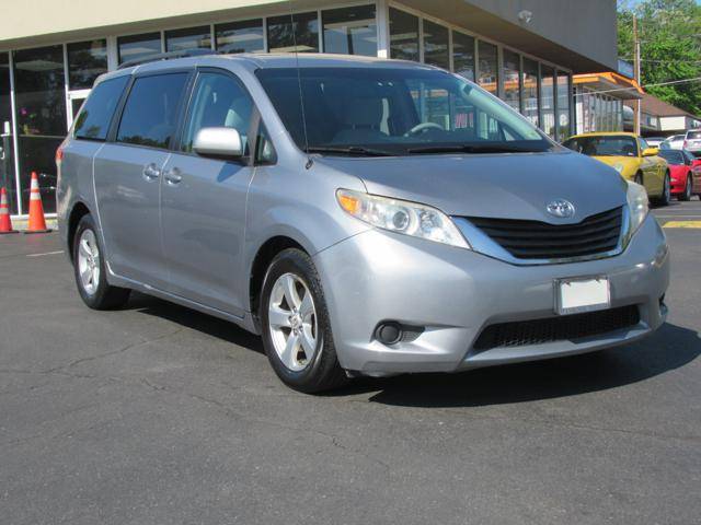 2012 Toyota Sienna LE — Minivan — 239,532 mi — Fairfax, VA