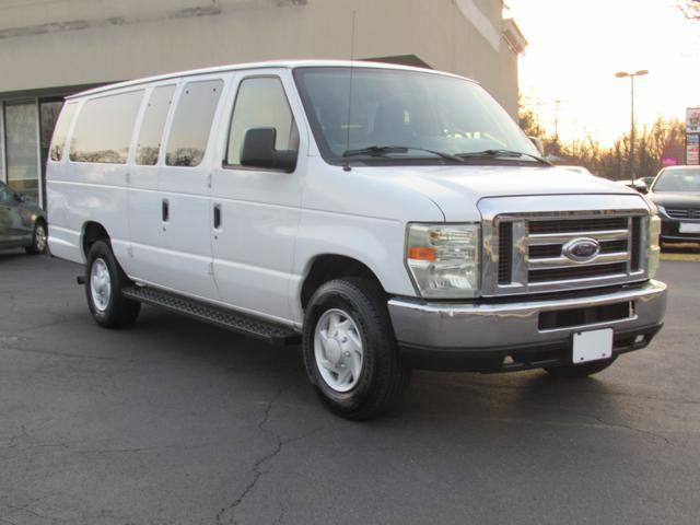 2009 Ford Econoline Wagon E-350 Super Duty XL
