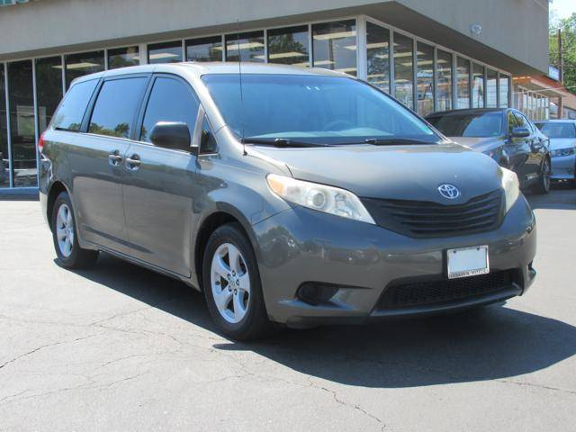2012 Toyota Sienna Base — Minivan — 107,900 mi — Fairfax, VA