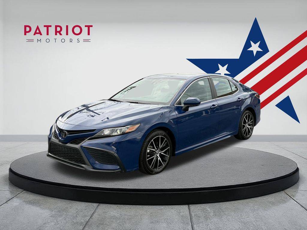 2024 Toyota Camry SE — Sedan — 43,996 mi — Chicago, IL