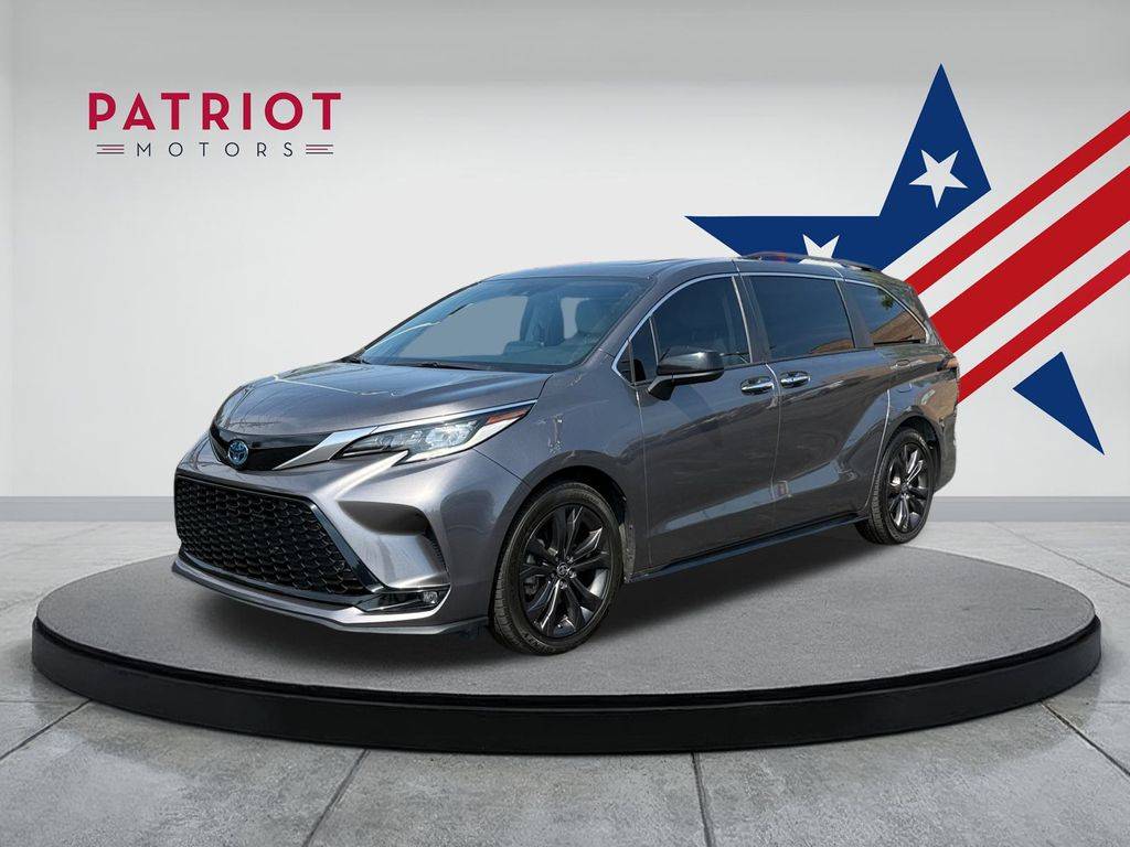 2022 Toyota Sienna XSE — Minivan — 54,227 mi — Chicago, IL
