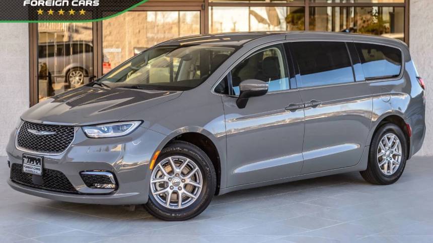 2023 Chrysler Pacifica Touring L — Minivan — 66,920 mi — Hickory, NC