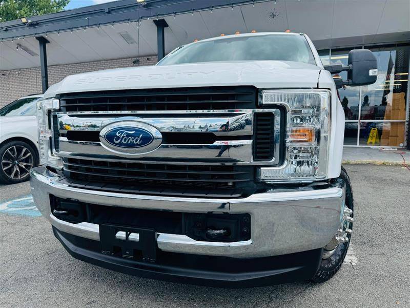 2018 Ford Super Duty F-350 XLT — Pickup Truck — 89,845 mi — Manassas, VA