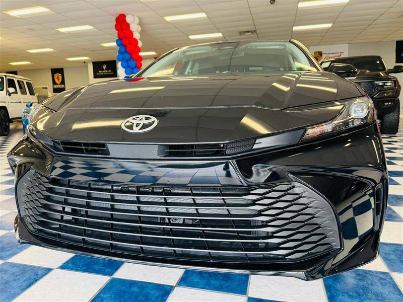 2025 Toyota Camry Hybrid SE — Sedan — 29,811 mi — Manassas, VA