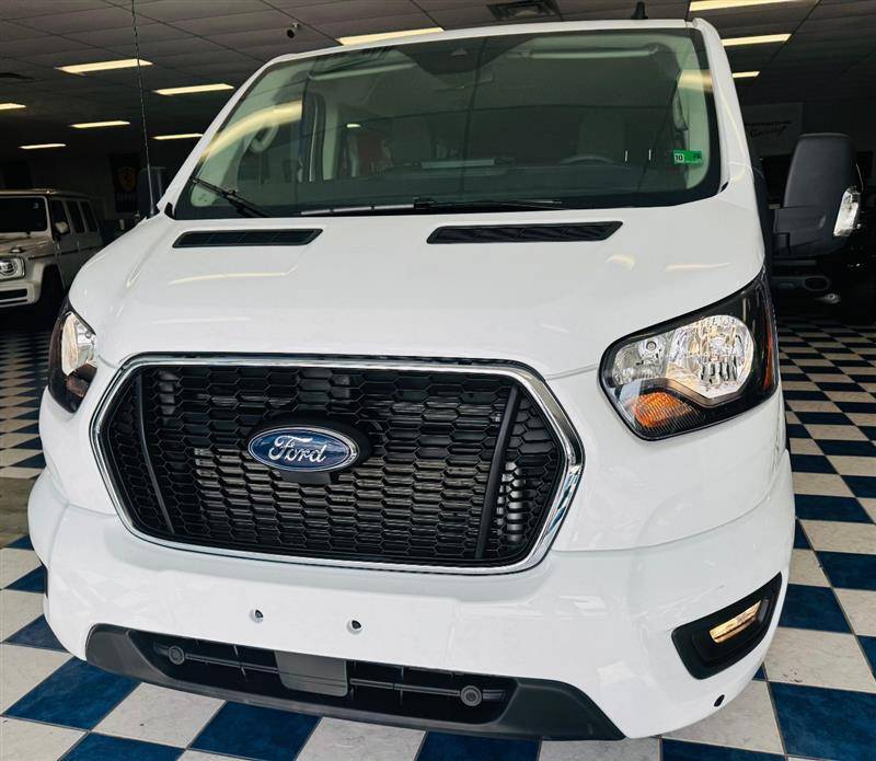 2025 Ford Transit Passenger Wagon XLT — Passenger Van — 5,135 mi — Manassas, VA