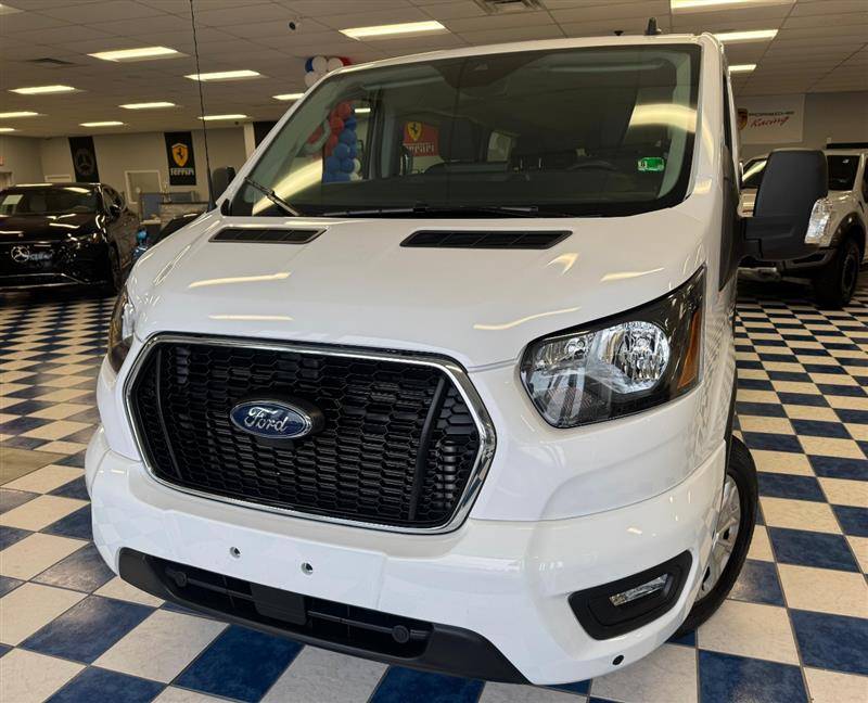 2025 Ford Transit Passenger Wagon XL — Passenger Van — 5,805 mi — Manassas, VA