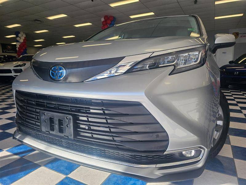 2021 Toyota Sienna XLE — Minivan — 100,664 mi — Manassas, VA