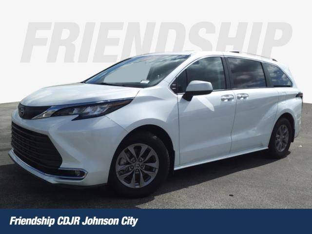 2023 Toyota Sienna XLE — Minivan — 21,428 mi — Johnson City, TN