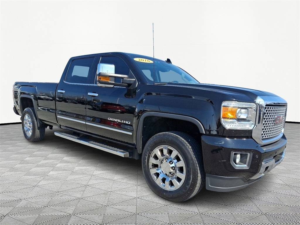 2016 GMC Sierra 3500HD Denali — Pickup Truck — 151,177 mi — Allentown, PA