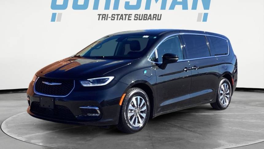 2023 Chrysler Pacifica Hybrid Touring L — Minivan — 49,809 mi — Newark, DE