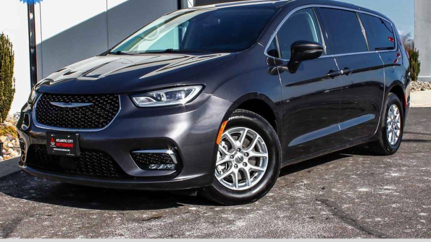 2023 Chrysler Pacifica Touring L — Minivan — 56,019 mi — Pleasantville, NJ