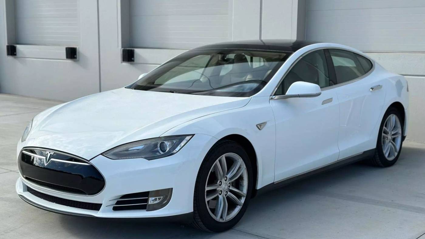 2013 Tesla Model S Standard — Hatchback — 119,598 mi — Portland, OR