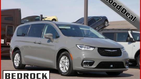 2022 Chrysler Pacifica Touring L — Minivan — 56,442 mi — Rogers, MN
