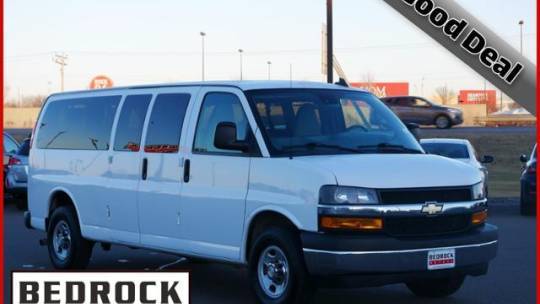 2020 Chevrolet Express Passenger LT — Passenger Van — 94,453 mi — Rogers, MN