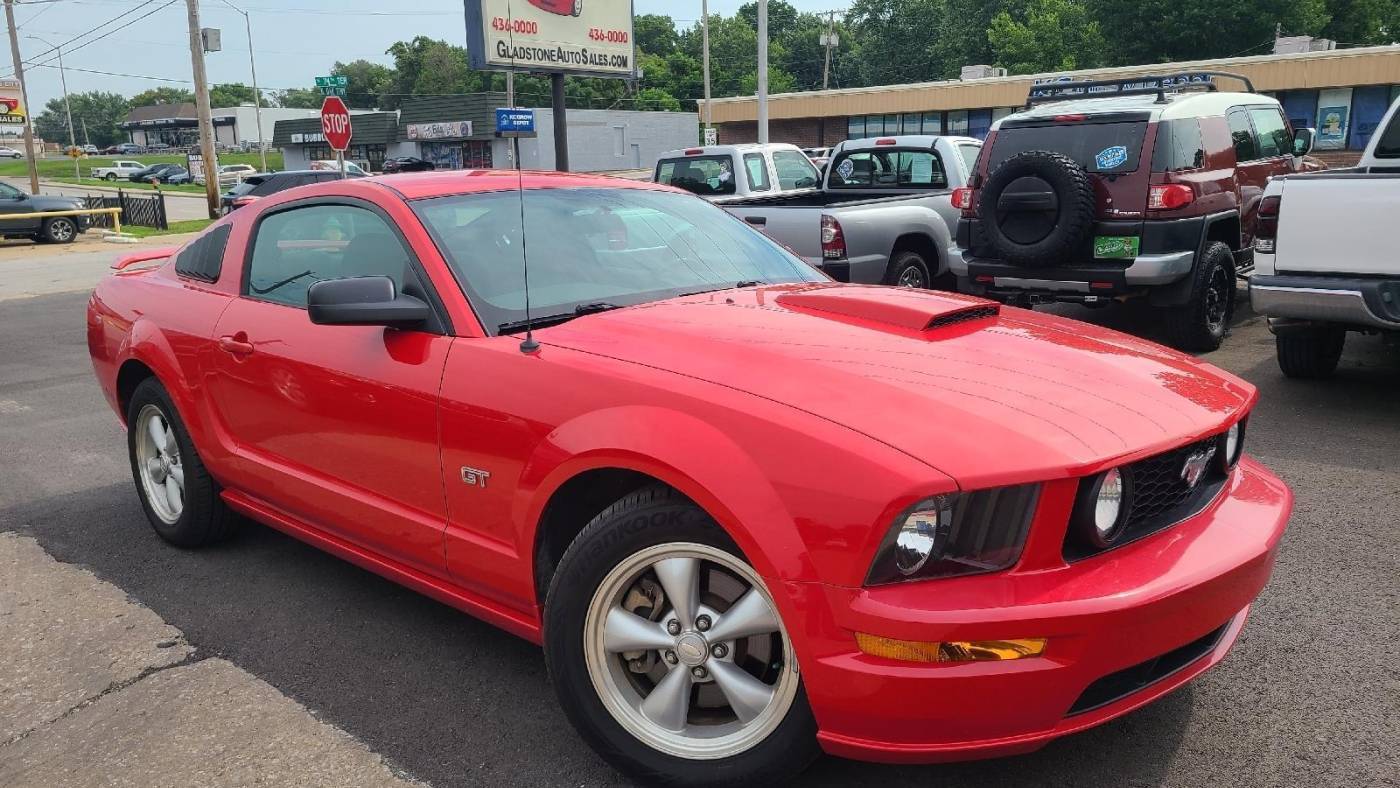 2007 Ford Mustang GT Deluxe — Coupe — 37,792 mi — Gladstone, MO