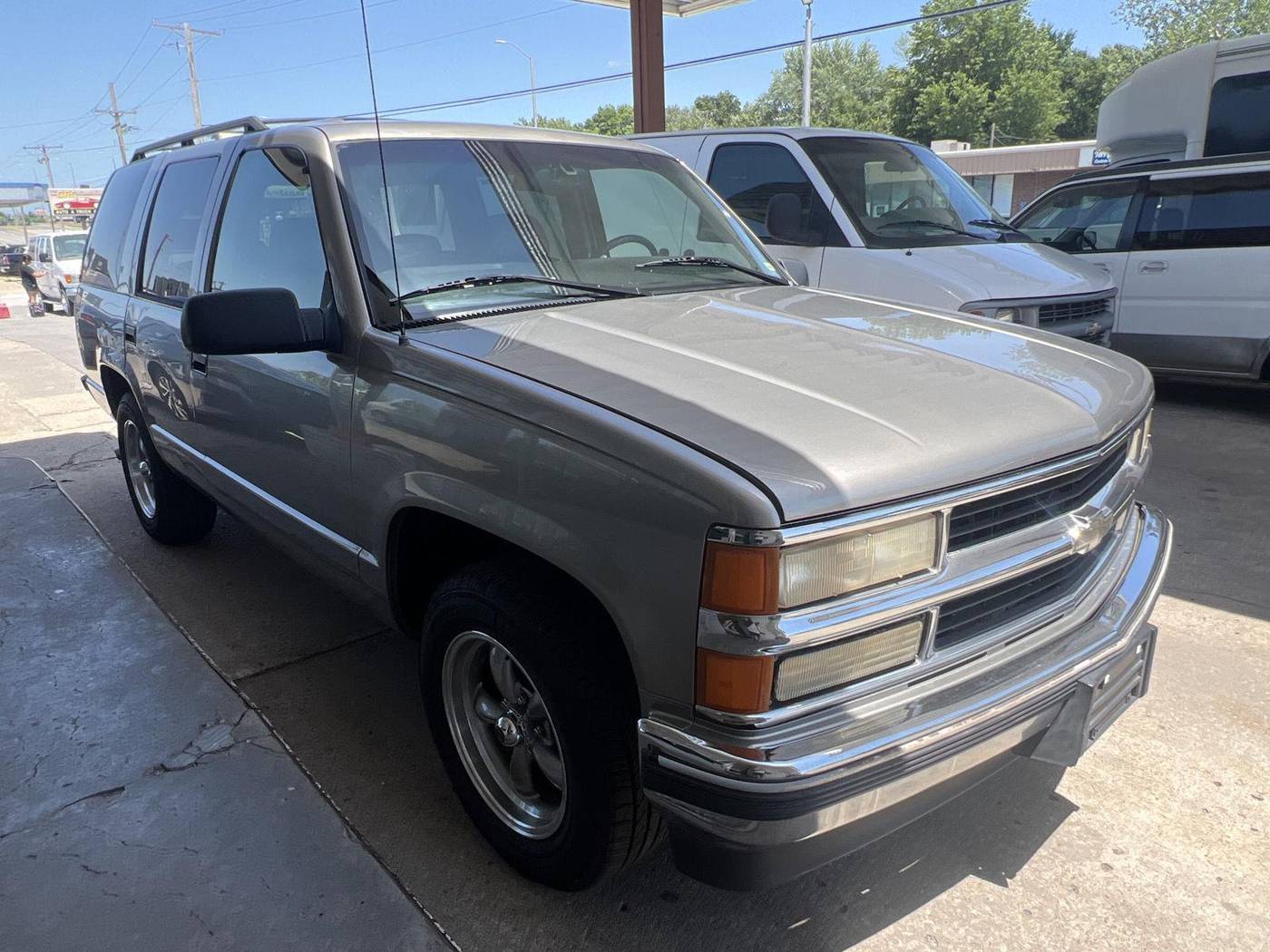 1999 Chevrolet Tahoe Base — SUV — 125,882 mi — Gladstone, MO
