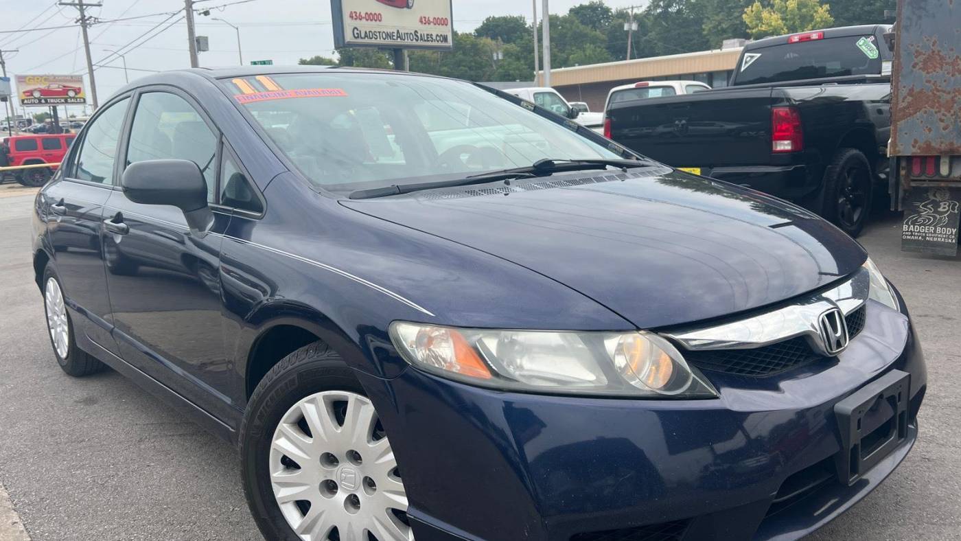 2011 Honda Civic DX — Sedan — 107,918 mi — Gladstone, MO