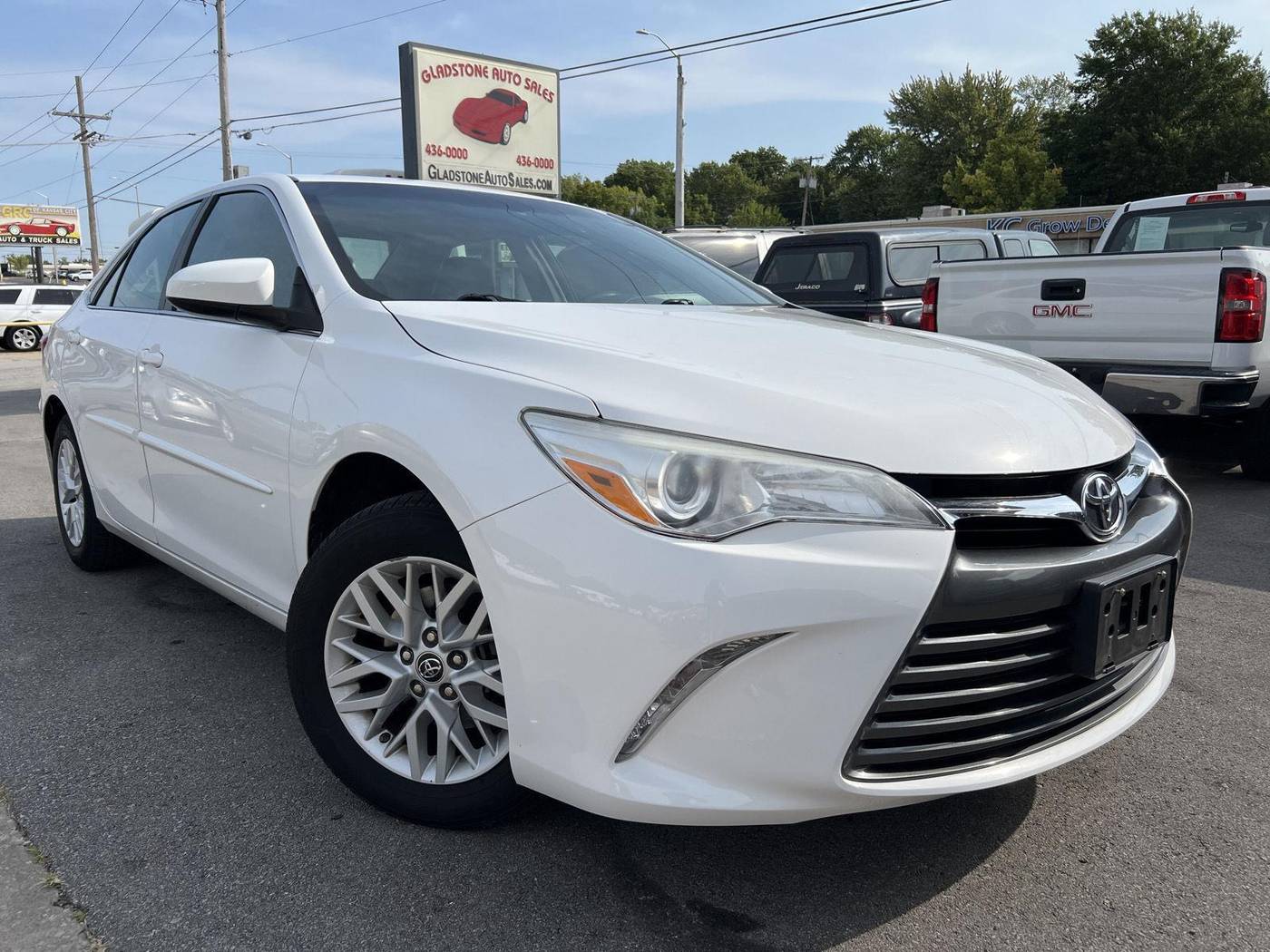 2017 Toyota Camry LE — Sedan — 69,412 mi — Gladstone, MO