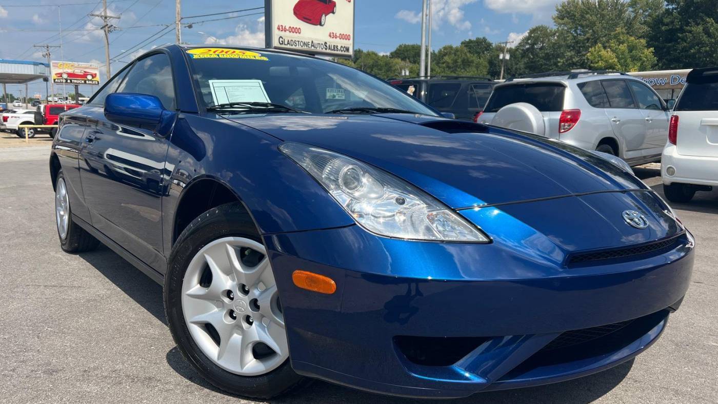 2005 Toyota Celica GT — Hatchback — 30,982 mi — Gladstone, MO