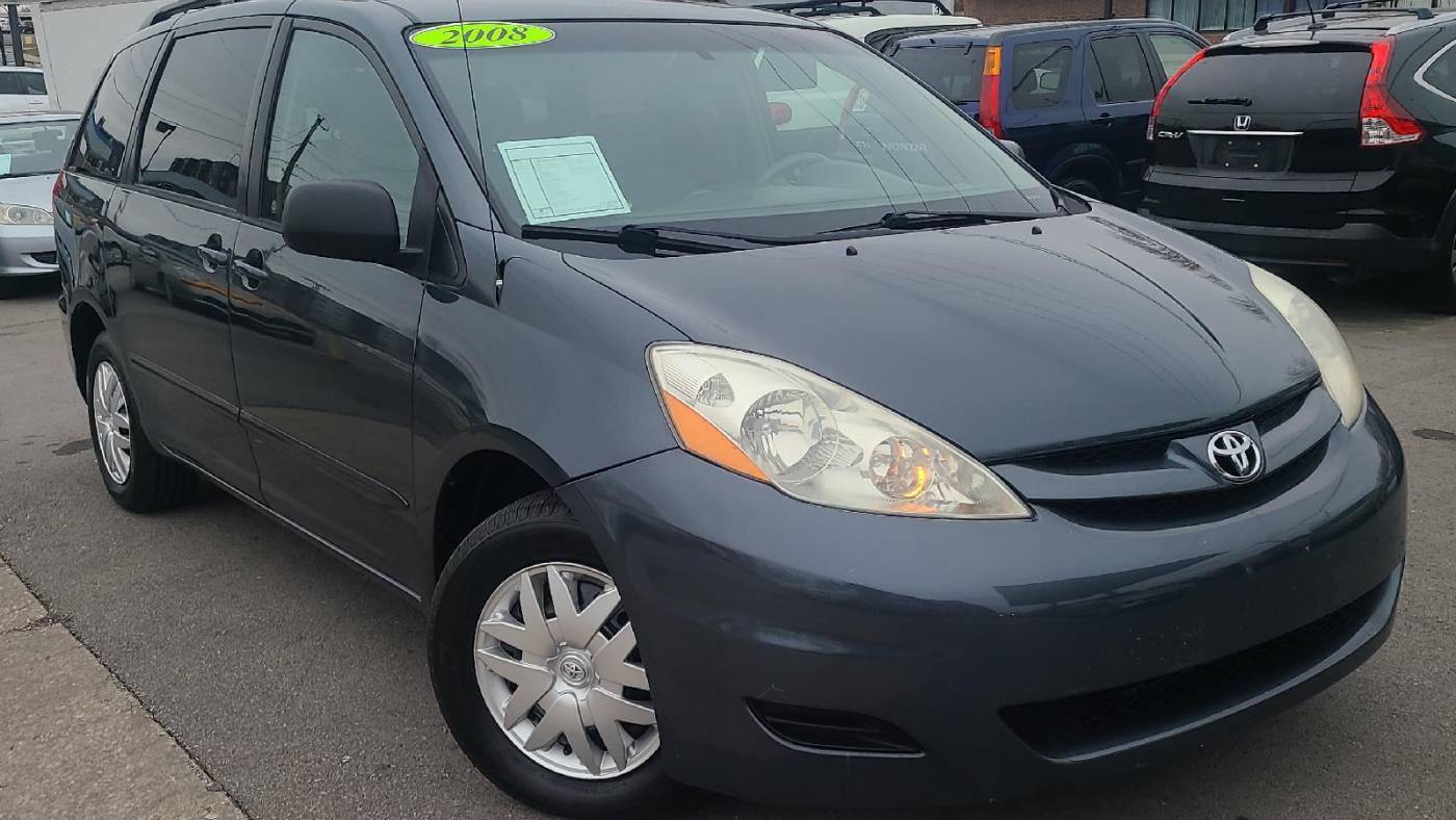 2008 Toyota Sienna LE — Minivan — 97,251 mi — Gladstone, MO