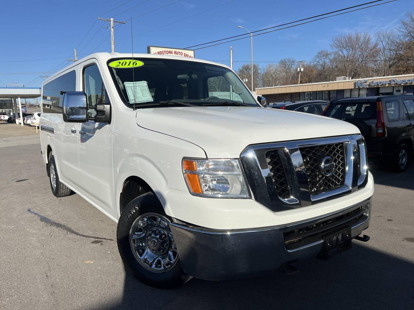 2016 Nissan NV Passenger SV — Passenger Van — 62,781 mi — Gladstone, MO