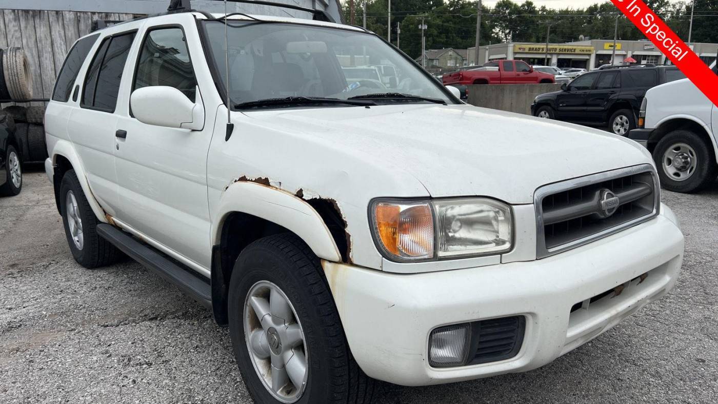 2000 Nissan Pathfinder LE