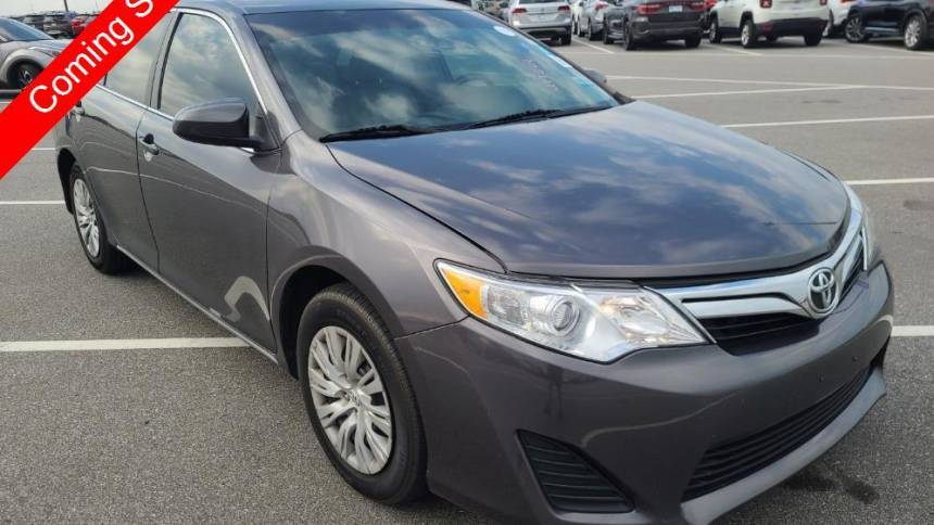 2014 Toyota Camry LE — Sedan — 52,403 mi — Gladstone, MO