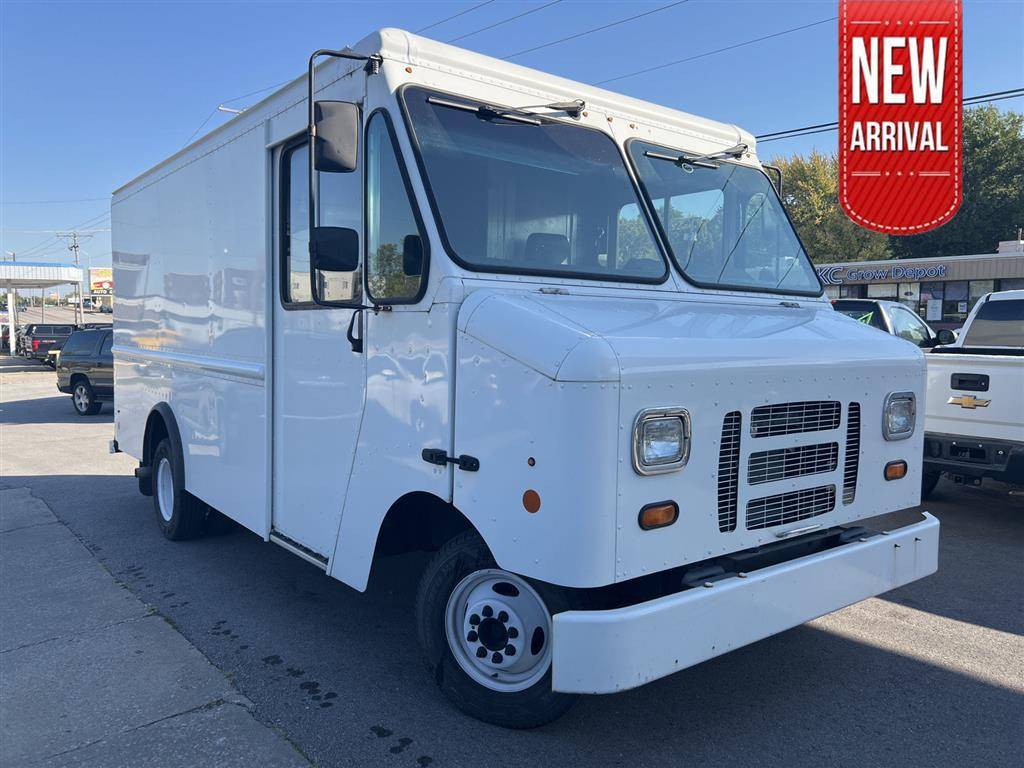 2013 Ford Econoline Commercial Chassis E-350 — Chassis Cab Truck — 26,782 mi — Gladstone, MO