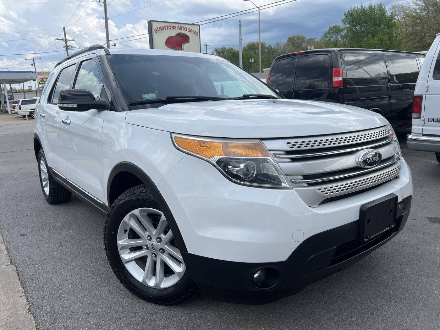 2013 Ford Explorer XLT — SUV — 107,351 mi — Gladstone, MO