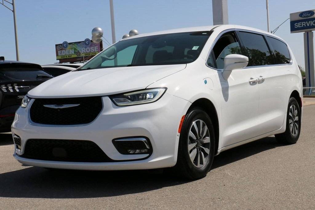 2022 Chrysler Pacifica Hybrid Touring L — Minivan — 77,657 mi — Oklahoma City, OK