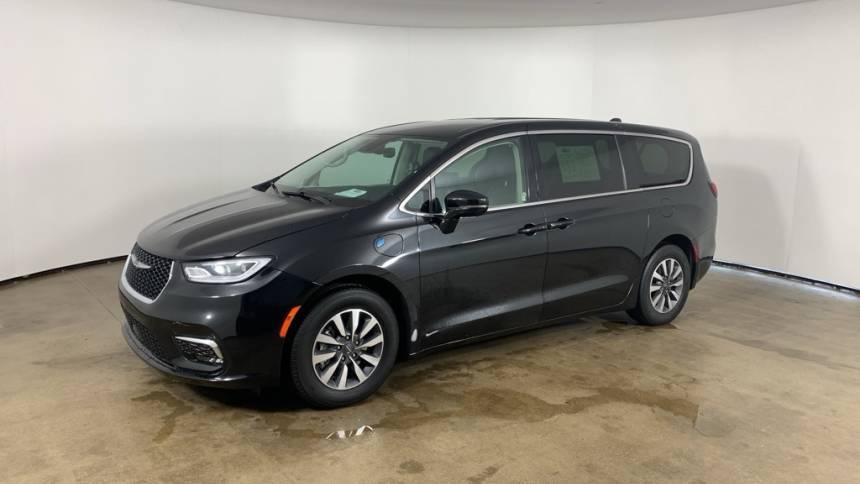2022 Chrysler Pacifica Hybrid Touring L — Minivan — 39,599 mi — Peoria, IL