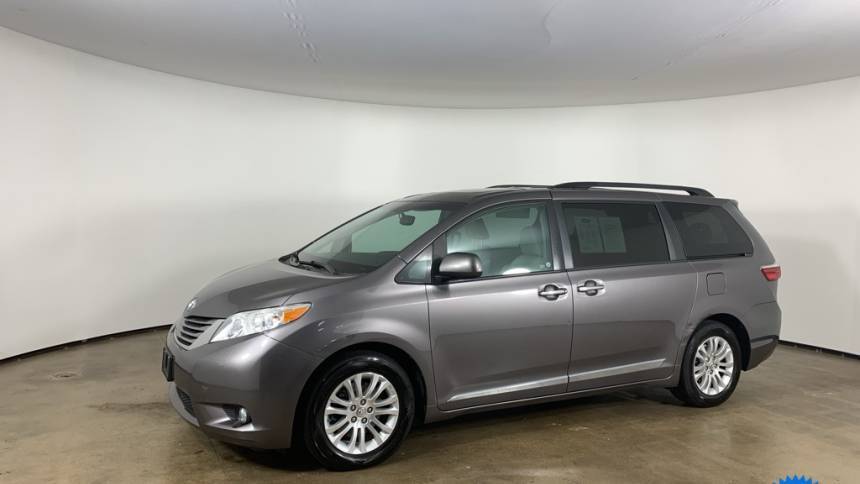 2017 Toyota Sienna L — Minivan — 122,600 mi — Peoria, IL