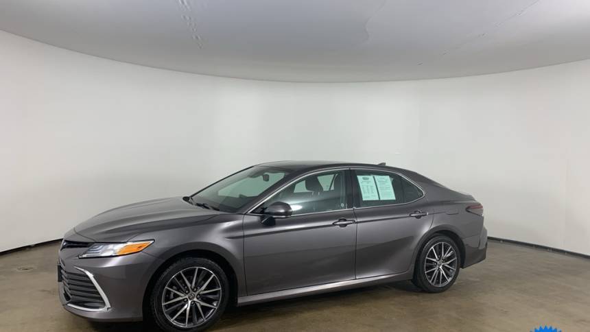2023 Toyota Camry Hybrid XLE — Sedan — 82,809 mi — Peoria, IL