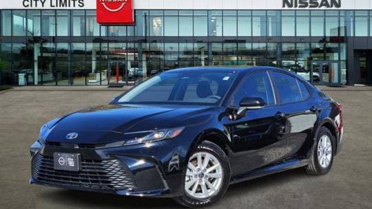2025 Toyota Camry LE — Sedan — 2,136 mi — Austin, TX