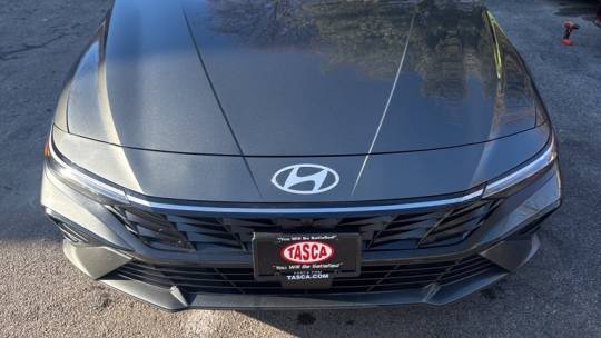 2024 Hyundai Elantra Limited — Sedan — 2,641 mi — Hartsdale, NY