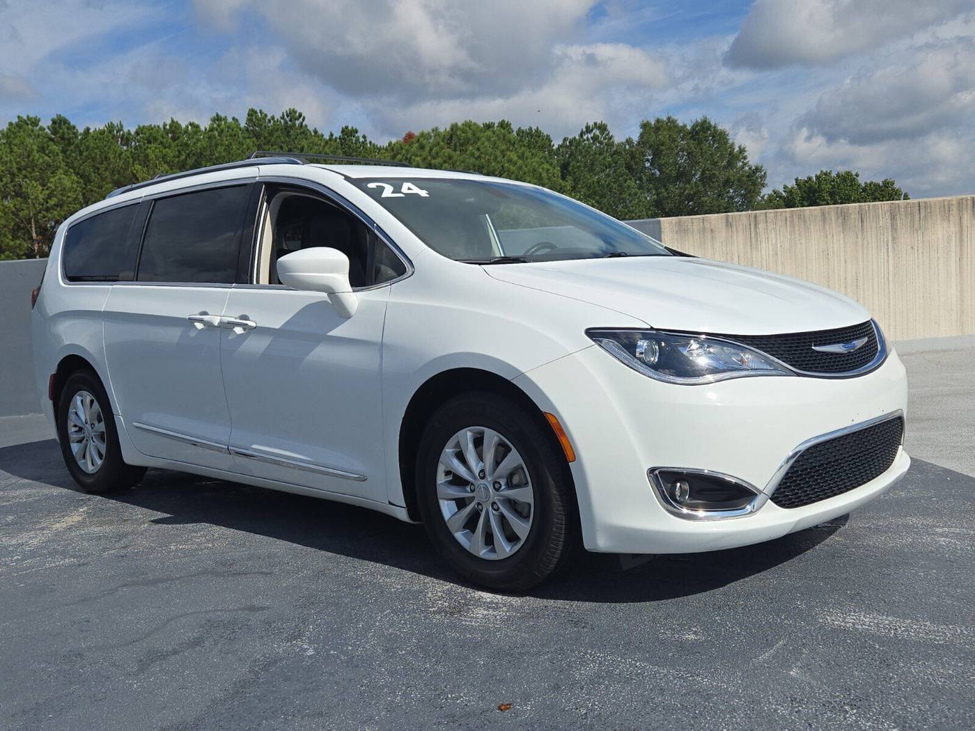 2018 Chrysler Pacifica Touring L — Minivan — 87,240 mi — Roswell, GA