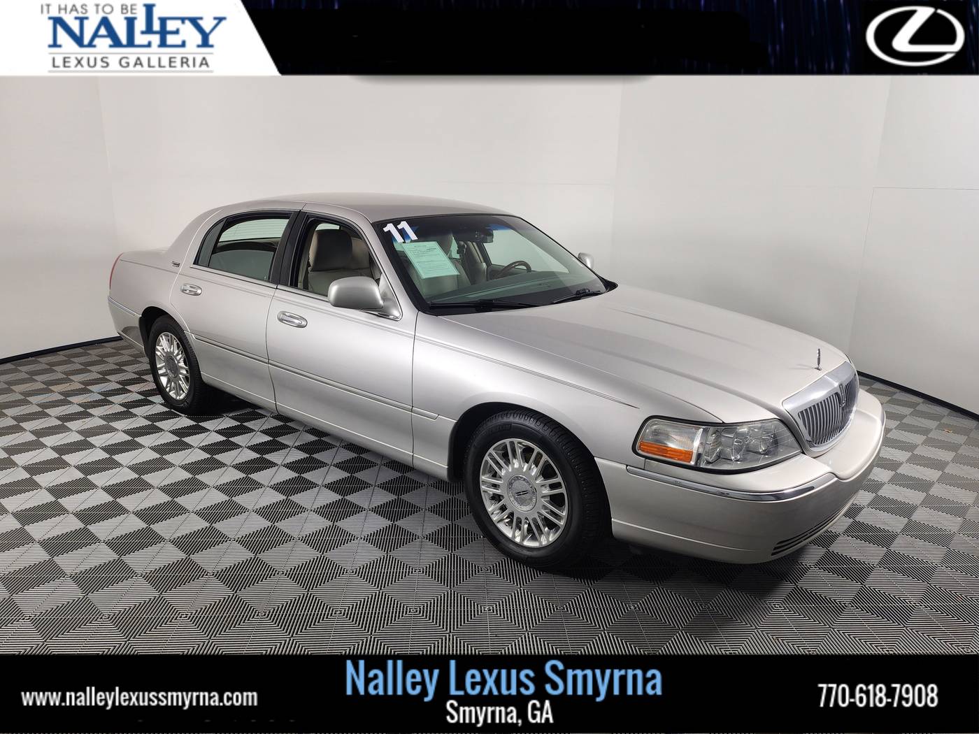 2011 Lincoln Town Car Signature Limited — Sedan — 98,847 mi — Smyrna, GA