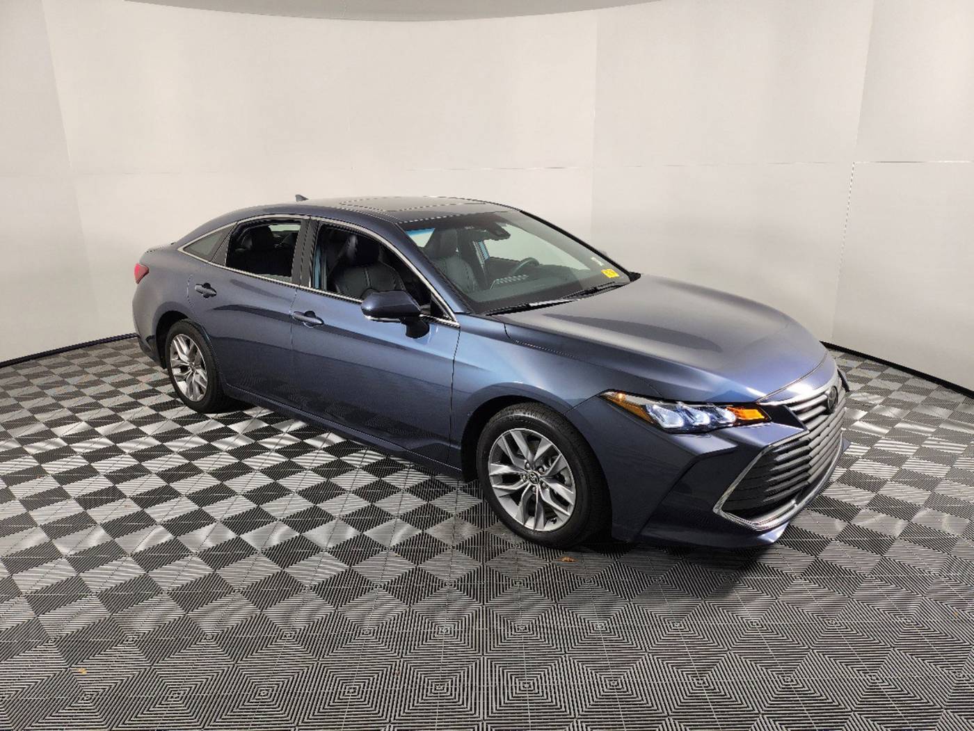 2022 Toyota Avalon XLE — Sedan — 46,070 mi — Smyrna, GA