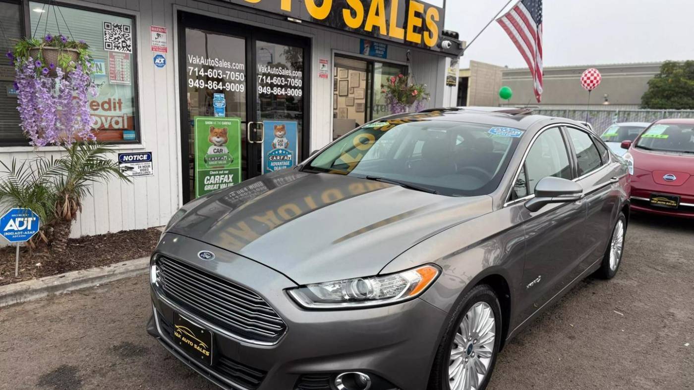 2013 Ford Fusion Hybrid SE — Sedan — 64,232 mi — Huntington Beach, CA