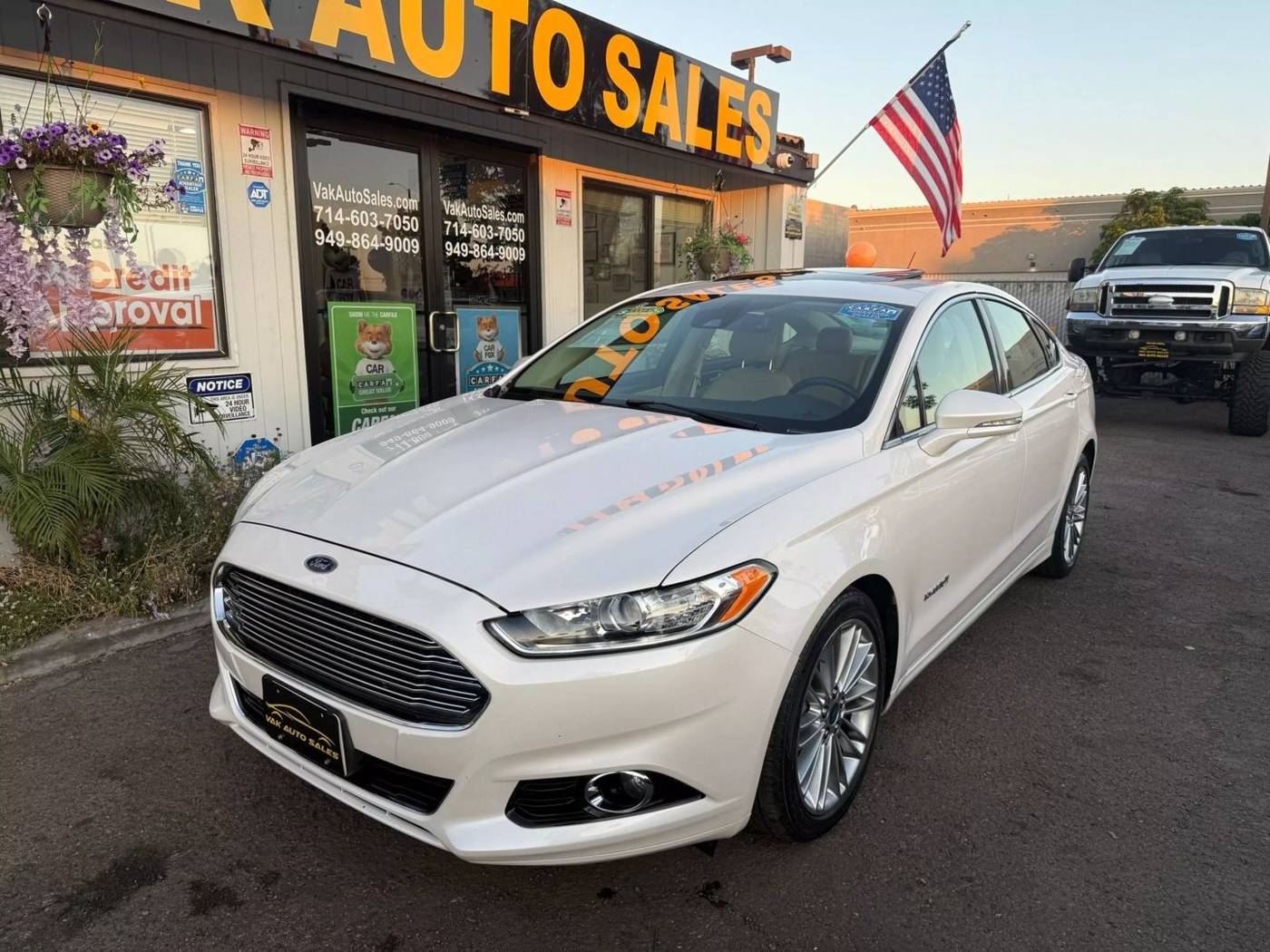 2013 Ford Fusion Hybrid SE — Sedan — 83,018 mi — Huntington Beach, CA